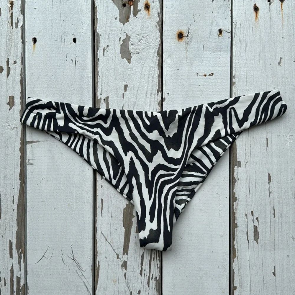Boys + Arrows Dana Bikini Set in Z-Brah Print - Picture 11 of 13